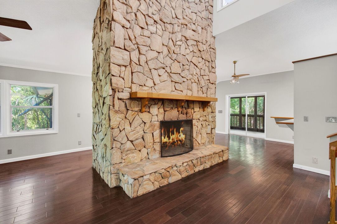 Под контрактом: $1,000,000 (4 спален, 4 ванн, 2480 Квадратных фут)