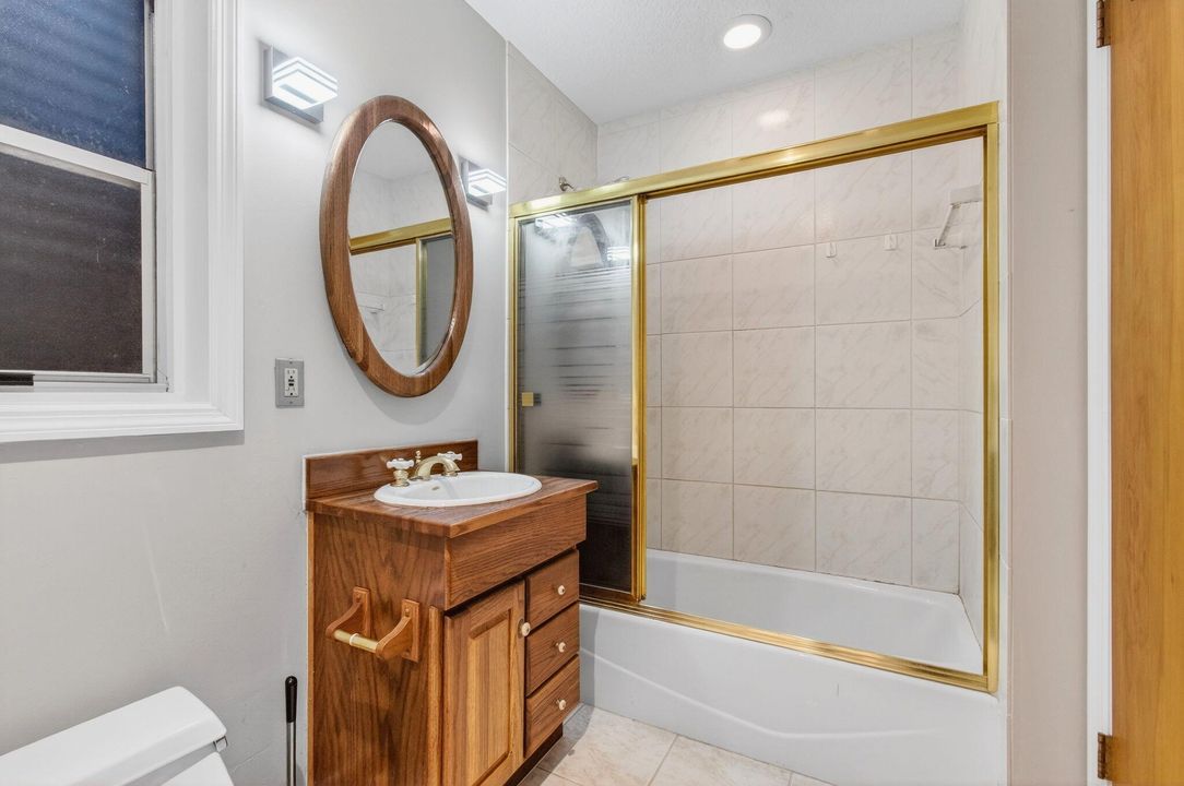 Под контрактом: $1,000,000 (4 спален, 4 ванн, 2480 Квадратных фут)