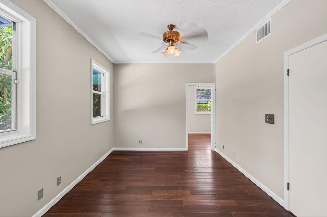 Под контрактом: $1,000,000 (4 спален, 4 ванн, 2480 Квадратных фут)