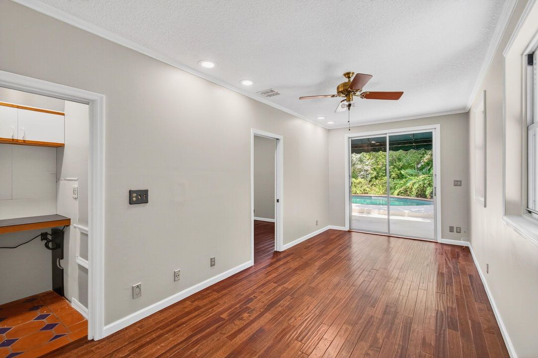 Под контрактом: $1,000,000 (4 спален, 4 ванн, 2480 Квадратных фут)