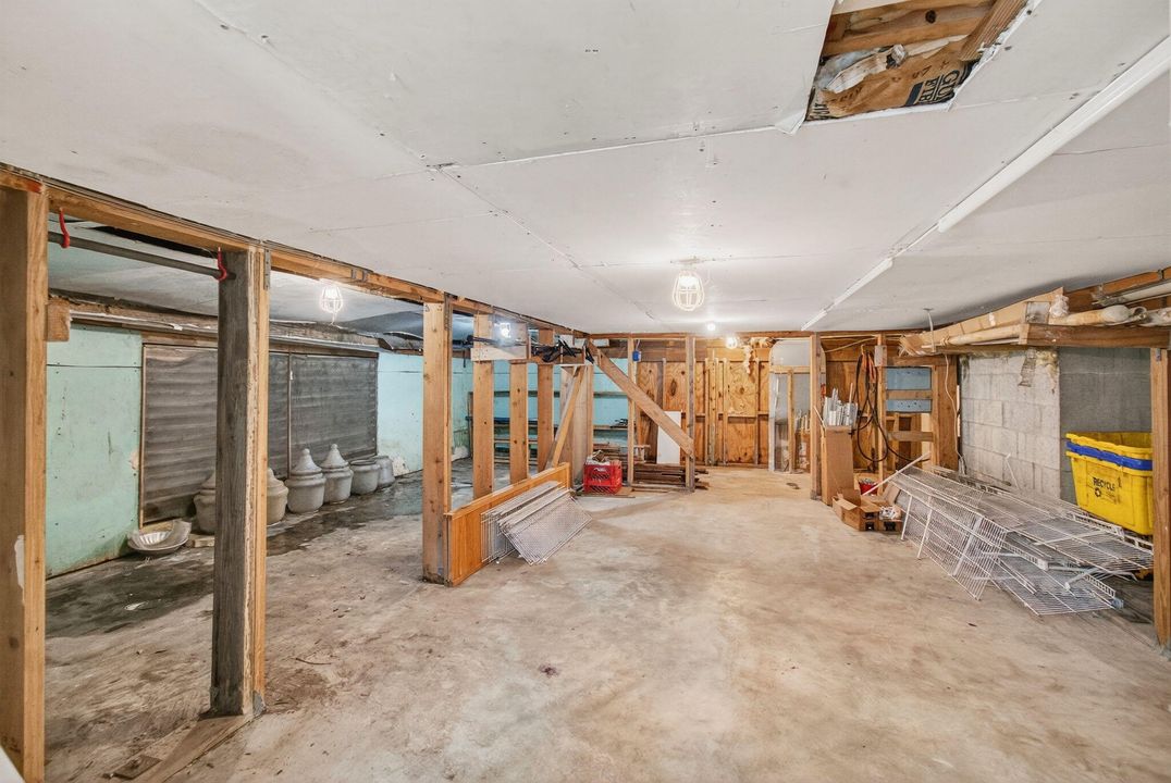 Под контрактом: $1,000,000 (4 спален, 4 ванн, 2480 Квадратных фут)