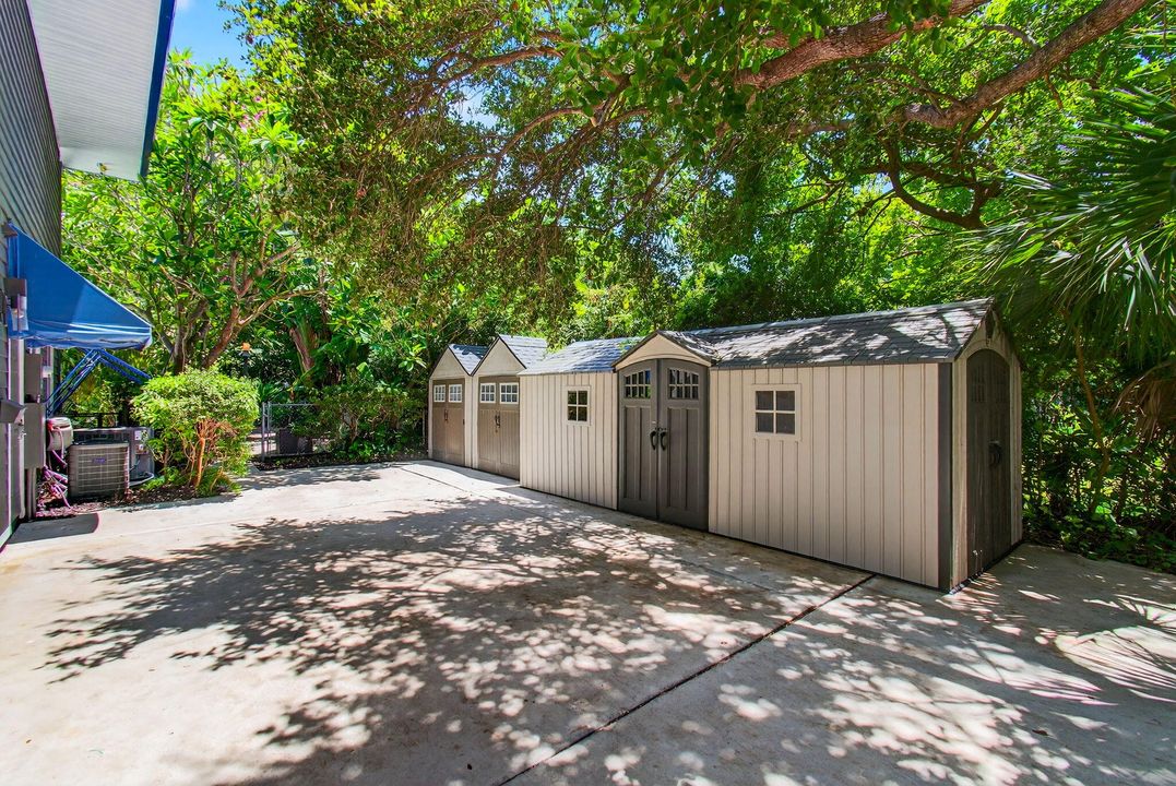 Под контрактом: $1,000,000 (4 спален, 4 ванн, 2480 Квадратных фут)