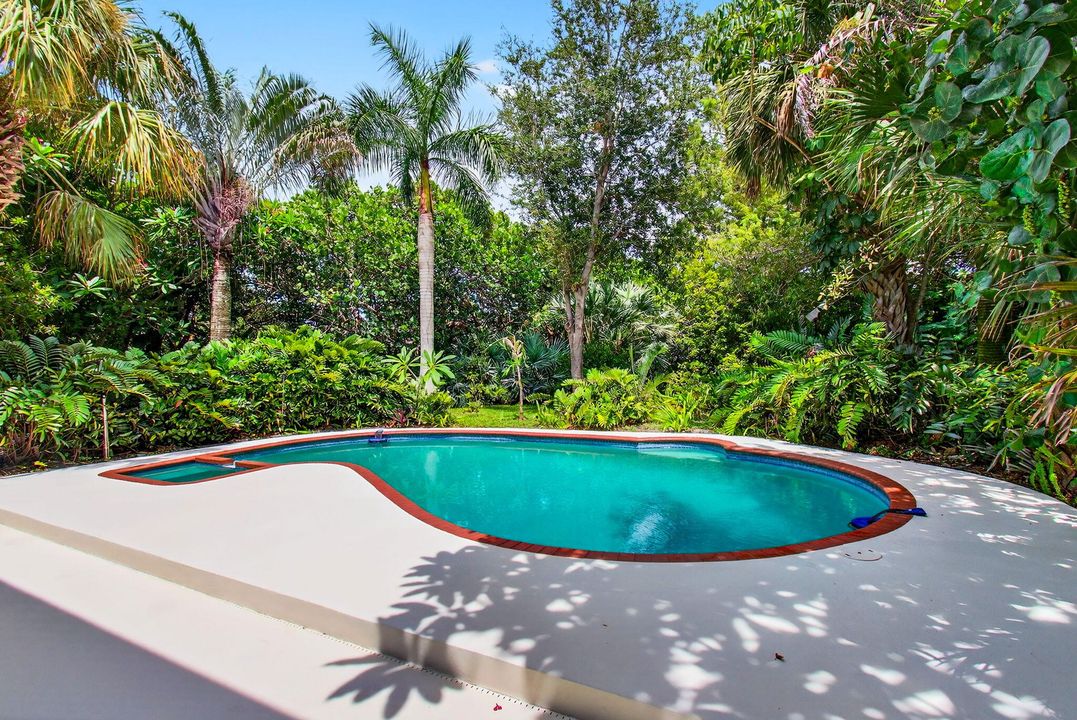 Под контрактом: $1,000,000 (4 спален, 4 ванн, 2480 Квадратных фут)