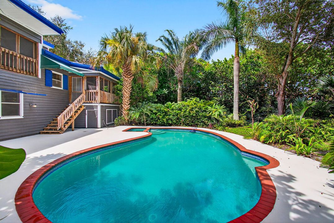 Под контрактом: $1,000,000 (4 спален, 4 ванн, 2480 Квадратных фут)