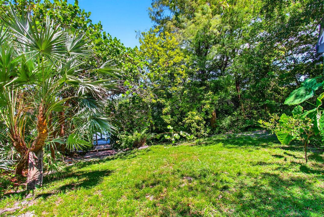 Под контрактом: $1,000,000 (4 спален, 4 ванн, 2480 Квадратных фут)