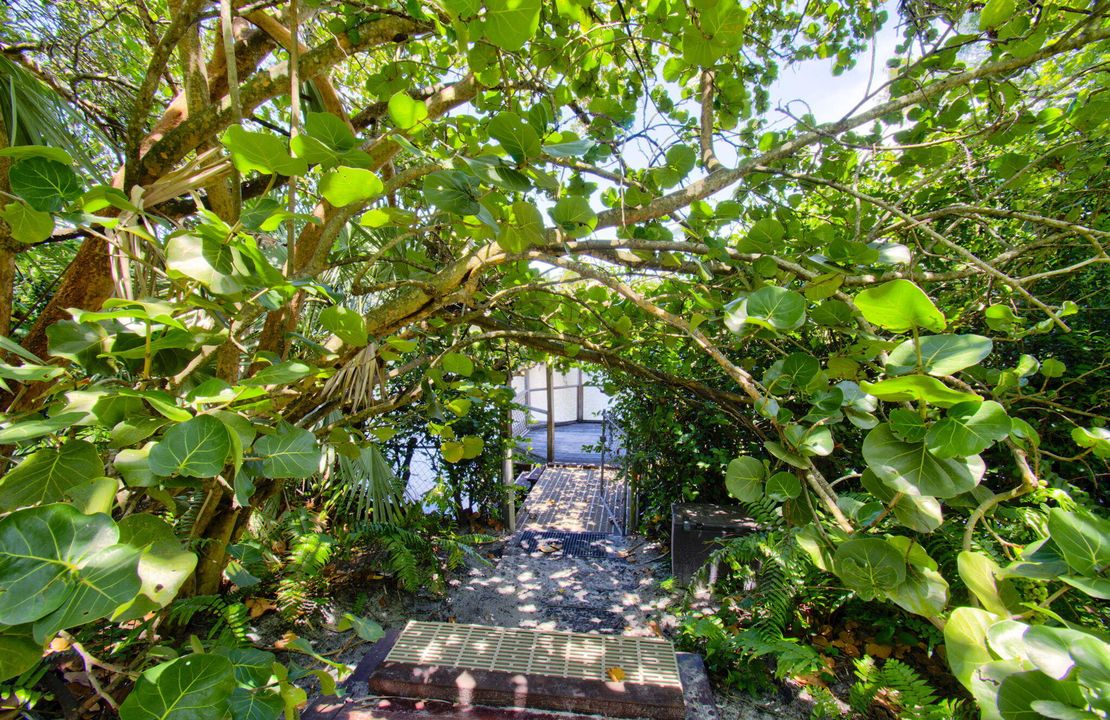 Под контрактом: $1,000,000 (4 спален, 4 ванн, 2480 Квадратных фут)