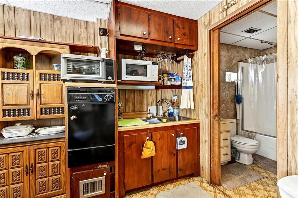 For Sale: $775,000 (0 beds, 0 baths, 4670 Square Feet)