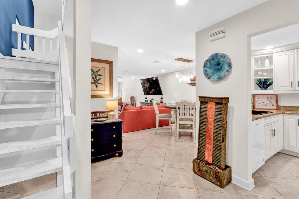 待售: $625,000 (2 贝兹, 1 浴室, 1676 平方英尺)