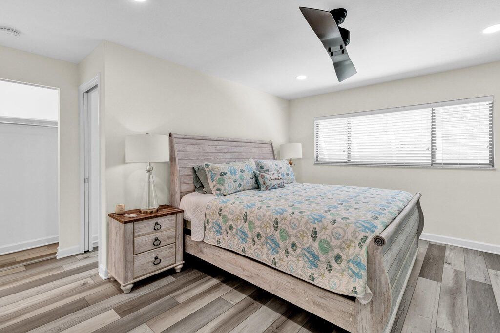 待售: $625,000 (2 贝兹, 1 浴室, 1676 平方英尺)