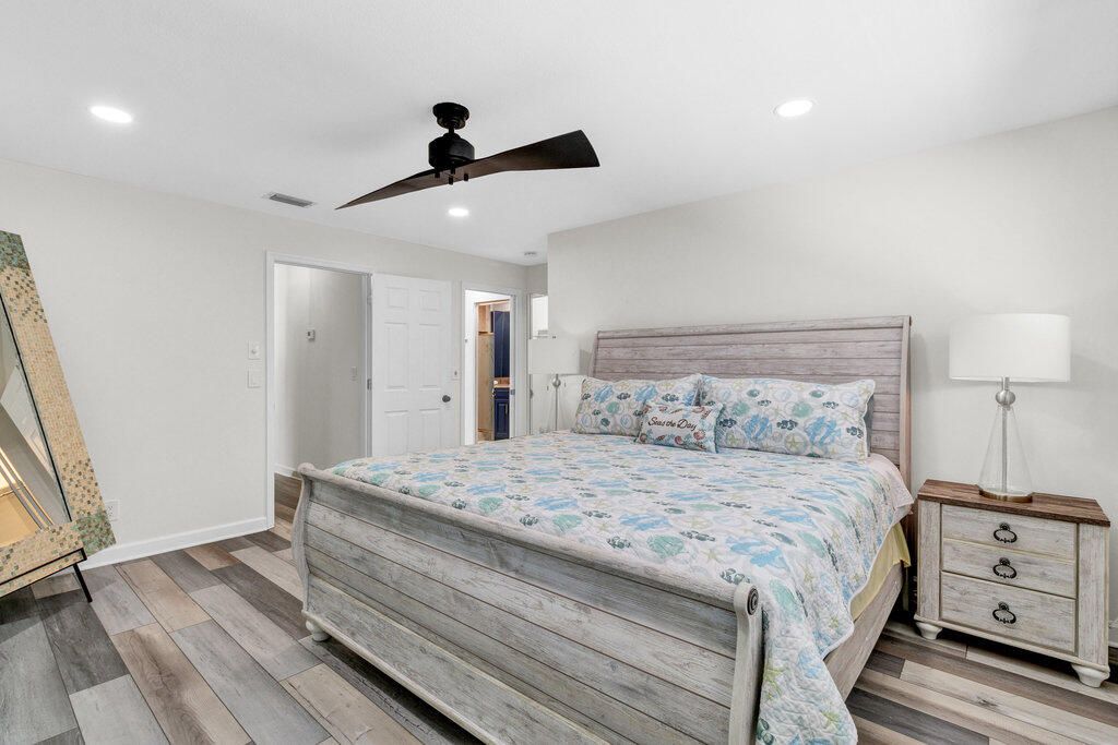 待售: $625,000 (2 贝兹, 1 浴室, 1676 平方英尺)