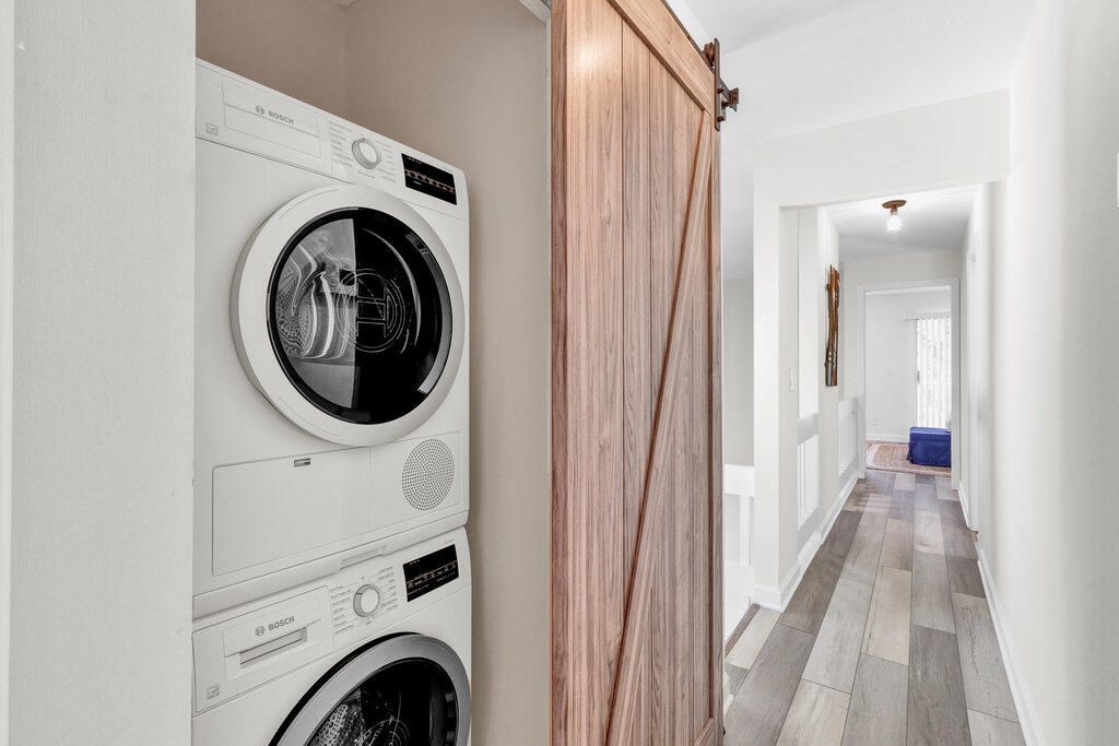 待售: $625,000 (2 贝兹, 1 浴室, 1676 平方英尺)