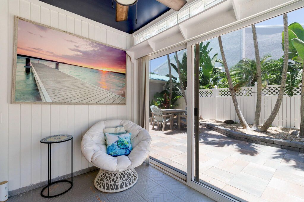 待售: $625,000 (2 贝兹, 1 浴室, 1676 平方英尺)