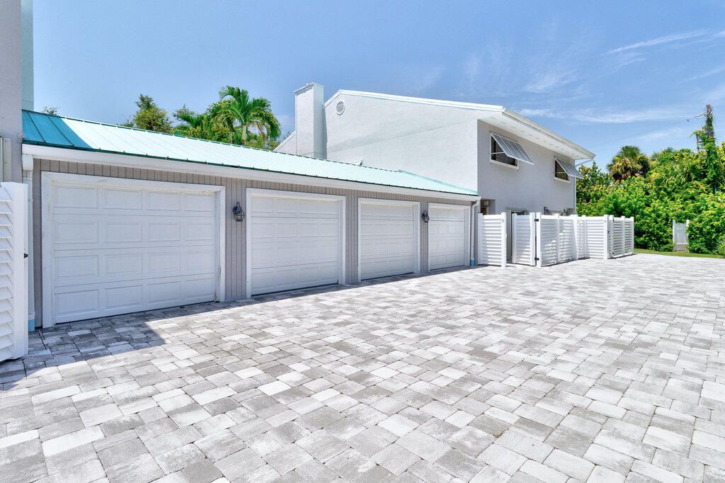 待售: $625,000 (2 贝兹, 1 浴室, 1676 平方英尺)