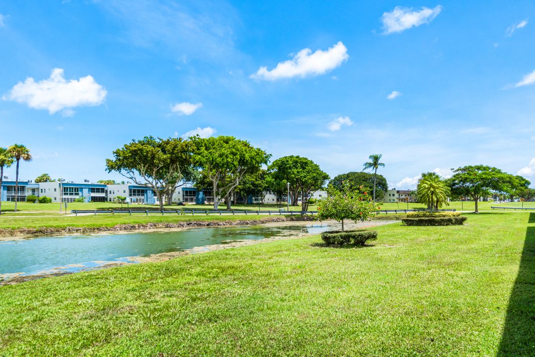 Под контрактом: $118,500 (1 спален, 1 ванн, 948 Квадратных фут)