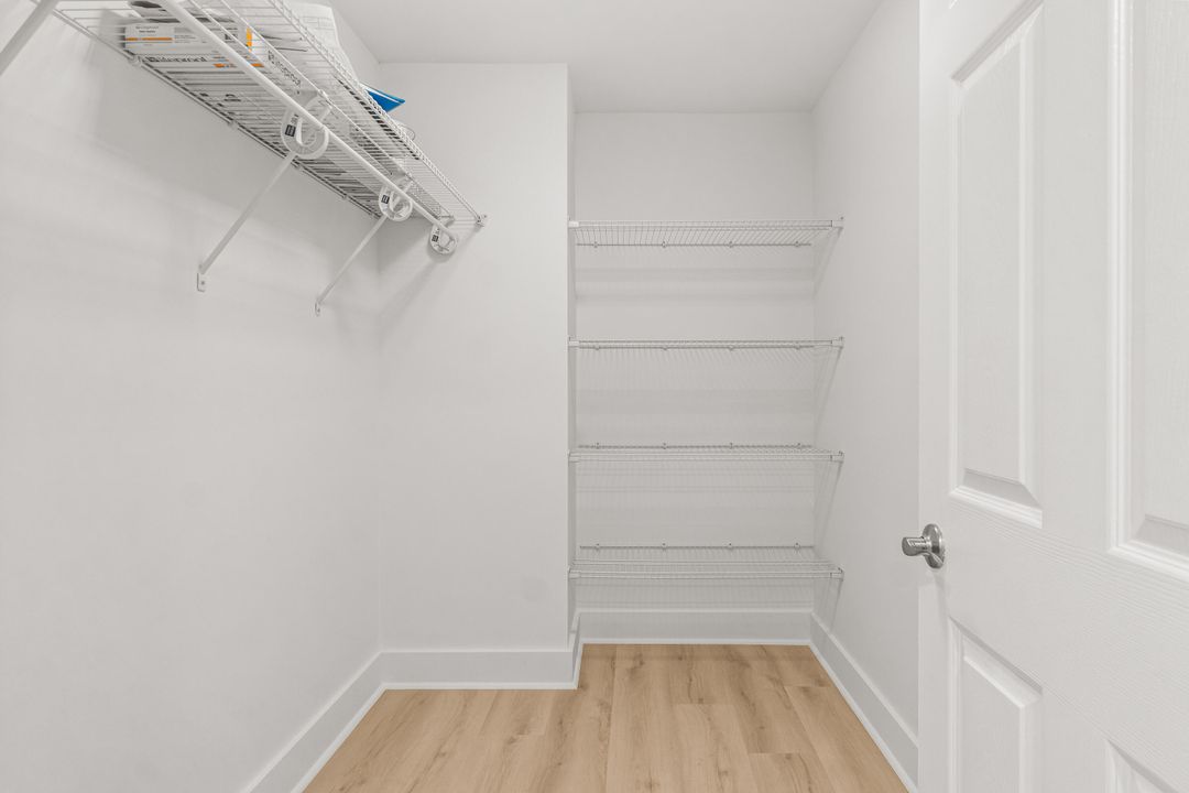 Под контрактом: $118,500 (1 спален, 1 ванн, 948 Квадратных фут)