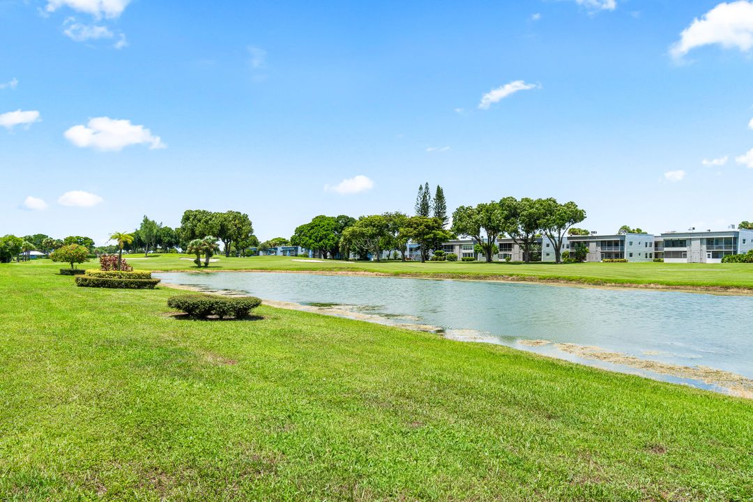 Под контрактом: $118,500 (1 спален, 1 ванн, 948 Квадратных фут)