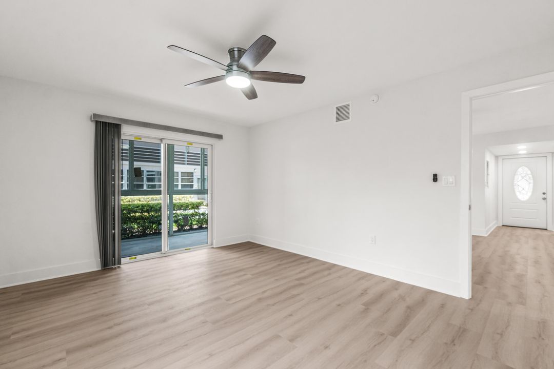 Под контрактом: $118,500 (1 спален, 1 ванн, 948 Квадратных фут)