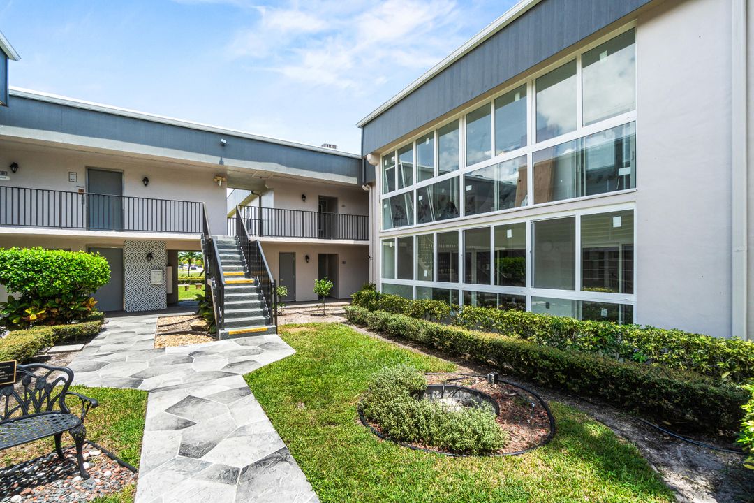 Под контрактом: $118,500 (1 спален, 1 ванн, 948 Квадратных фут)