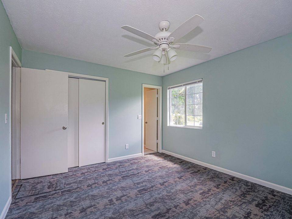 Под контрактом: $314,900 (4 спален, 2 ванн, 1326 Квадратных фут)