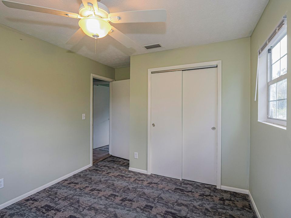 Под контрактом: $314,900 (4 спален, 2 ванн, 1326 Квадратных фут)