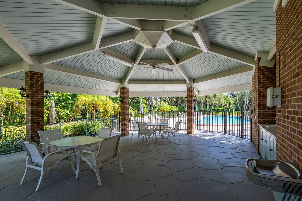 待售: $295,000 (2 贝兹, 2 浴室, 1540 平方英尺)