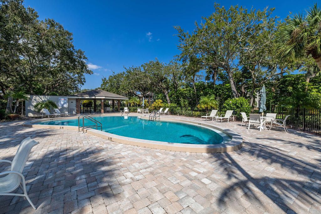 待售: $295,000 (2 贝兹, 2 浴室, 1540 平方英尺)