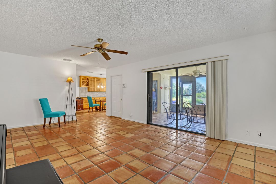 Под контрактом: $235,000 (2 спален, 2 ванн, 1384 Квадратных фут)