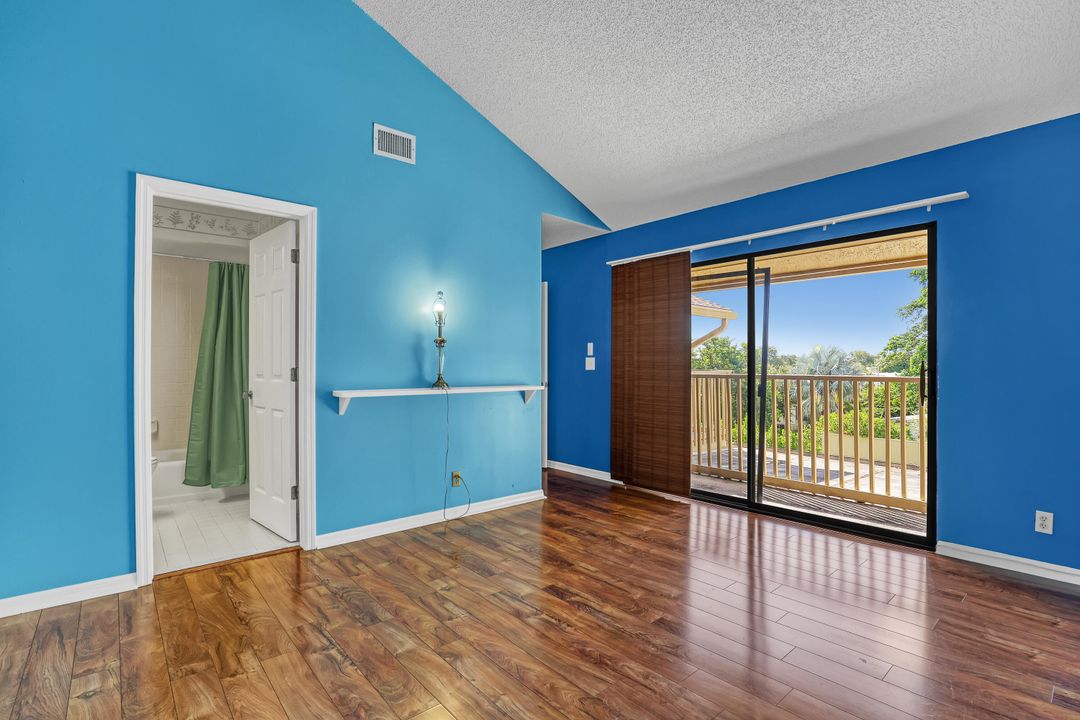 Под контрактом: $235,000 (2 спален, 2 ванн, 1384 Квадратных фут)