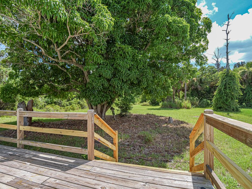 Под контрактом: $314,900 (4 спален, 2 ванн, 1326 Квадратных фут)