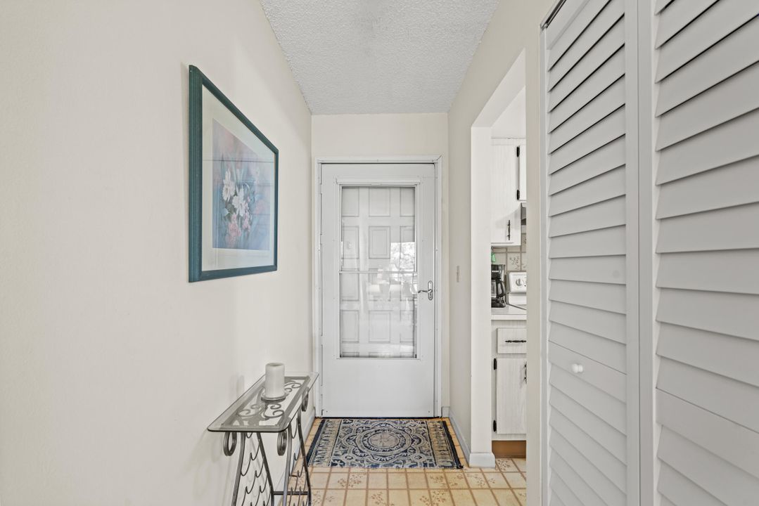 Active With Contract: $59,900 (1 beds, 1 baths, 699 Square Feet)