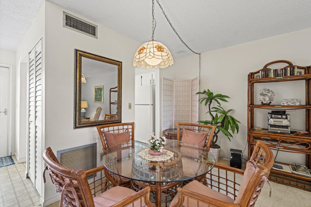 Active With Contract: $59,900 (1 beds, 1 baths, 699 Square Feet)