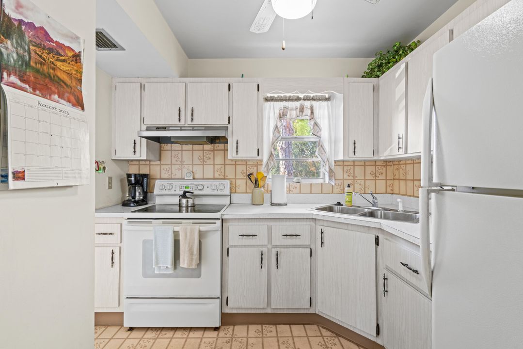 Active With Contract: $59,900 (1 beds, 1 baths, 699 Square Feet)