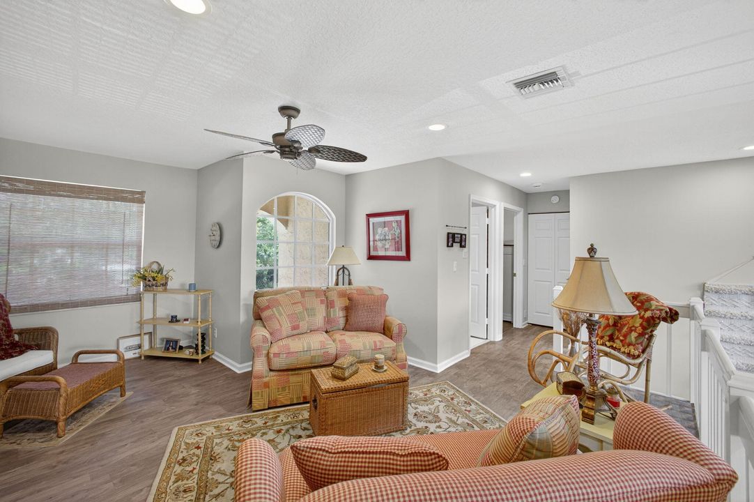 待售: $575,000 (3 贝兹, 2 浴室, 1637 平方英尺)