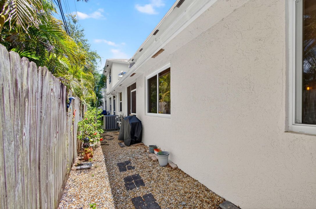 待售: $575,000 (3 贝兹, 2 浴室, 1637 平方英尺)