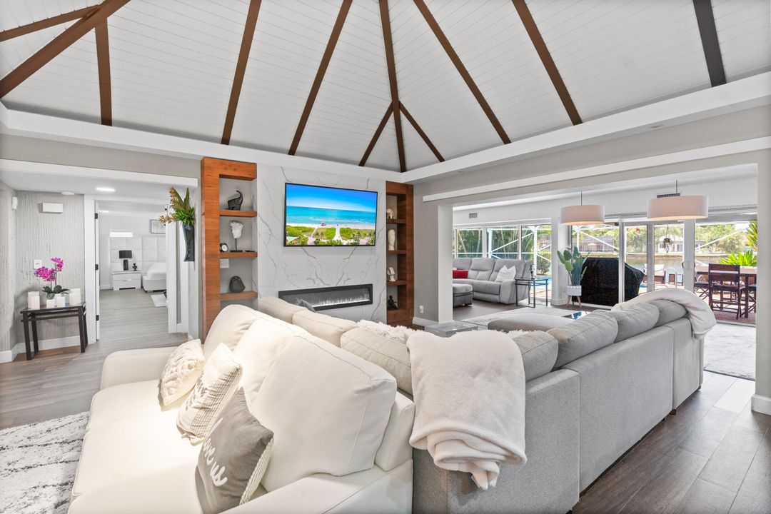 For Sale: $1,190,000 (5 beds, 3 baths, 3210 Square Feet)