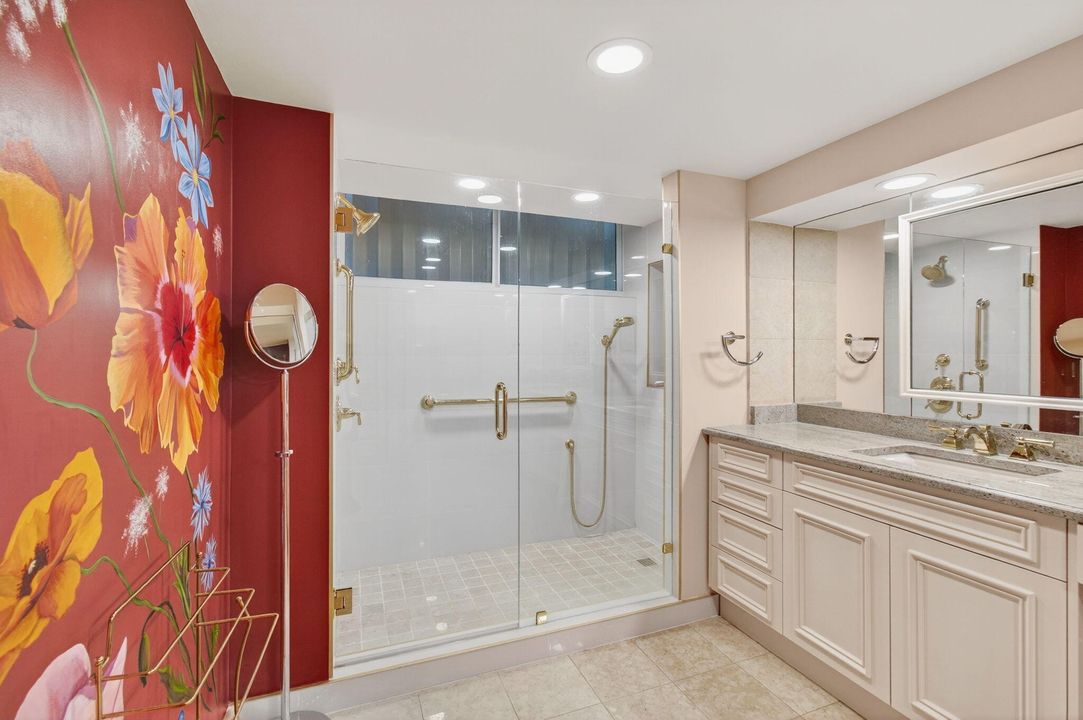 Под контрактом: $1,150,000 (3 спален, 2 ванн, 2321 Квадратных фут)