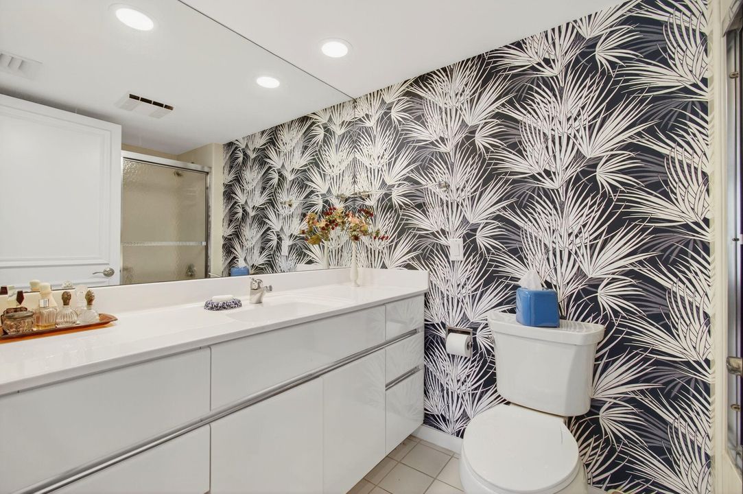 Под контрактом: $1,150,000 (3 спален, 2 ванн, 2321 Квадратных фут)