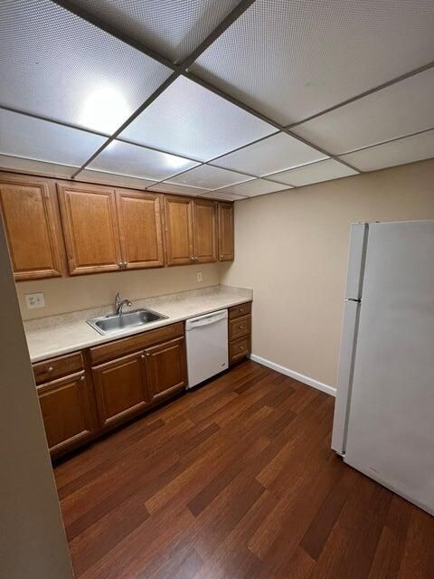 Под контрактом: $1,700 (1 спален, 1 ванн, 635 Квадратных фут)