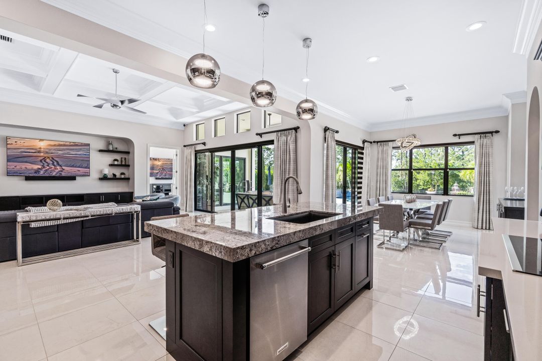 For Rent: $25,000 (4 beds, 5 baths, 3735 Square Feet)