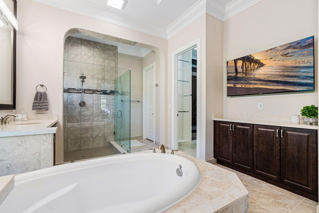 For Rent: $25,000 (4 beds, 5 baths, 3735 Square Feet)