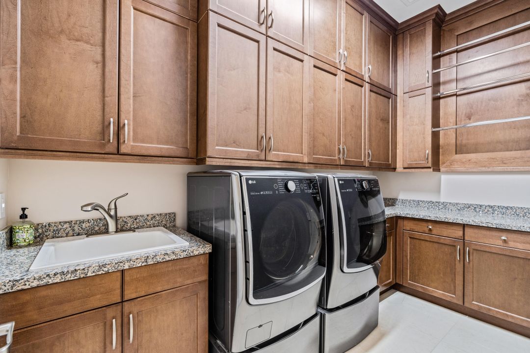 For Rent: $25,000 (4 beds, 5 baths, 3735 Square Feet)