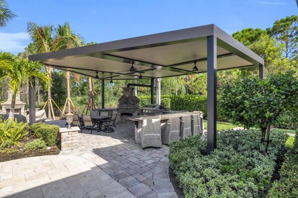 For Rent: $25,000 (4 beds, 5 baths, 3735 Square Feet)