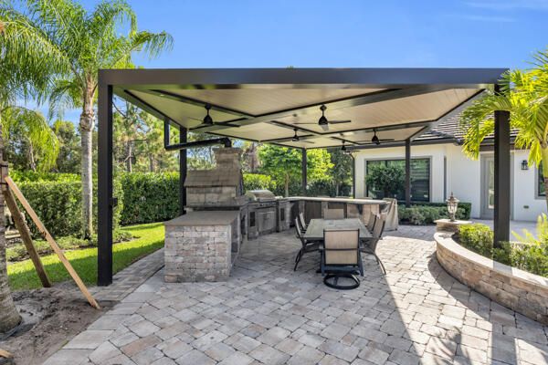 For Rent: $25,000 (4 beds, 5 baths, 3735 Square Feet)