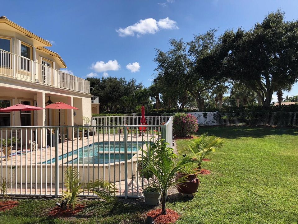 Active With Contract: $775,000 (5 beds, 5 baths, 3366 Square Feet)