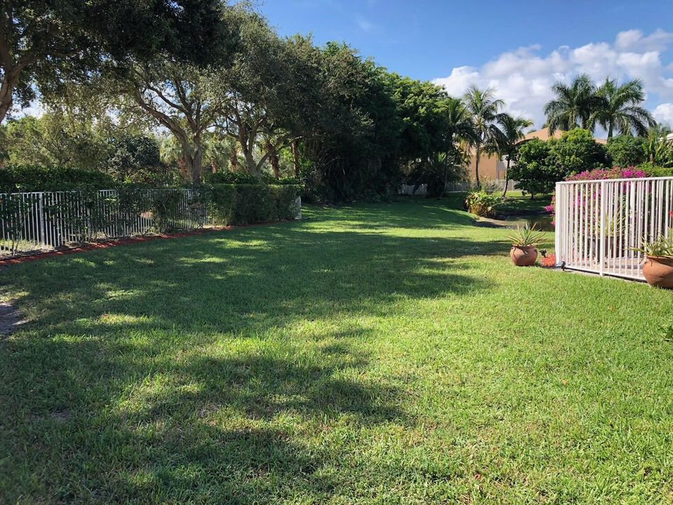 Active With Contract: $775,000 (5 beds, 5 baths, 3366 Square Feet)