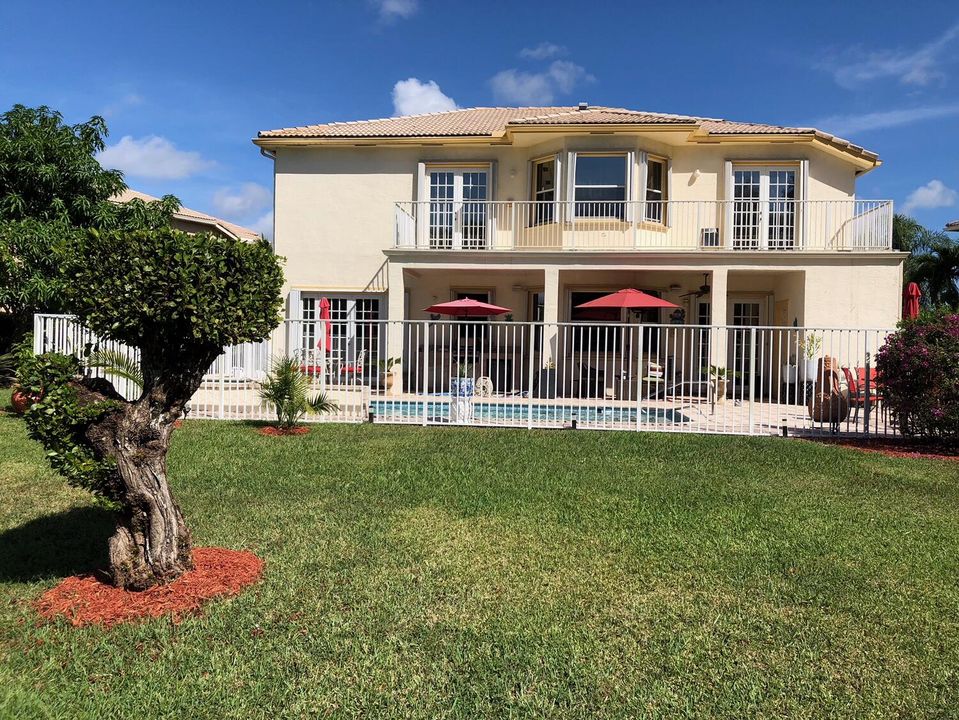 Active With Contract: $775,000 (5 beds, 5 baths, 3366 Square Feet)