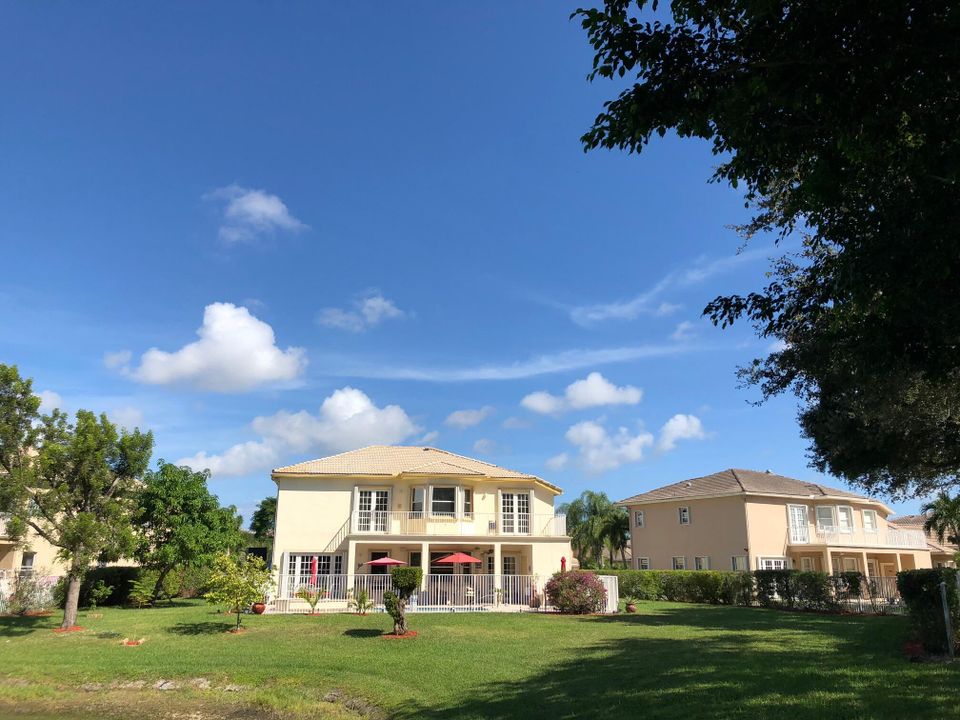 Active With Contract: $775,000 (5 beds, 5 baths, 3366 Square Feet)