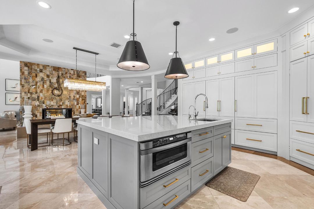 待售: $8,995,000 (6 贝兹, 6 浴室, 7557 平方英尺)