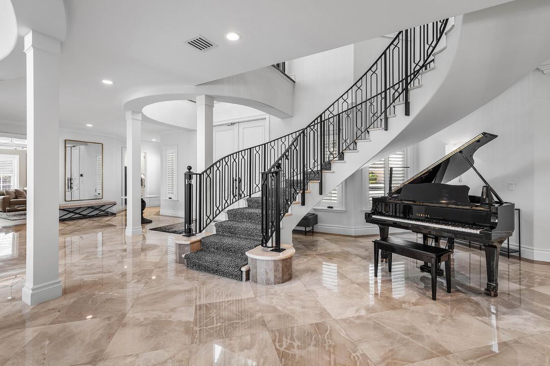 待售: $8,995,000 (6 贝兹, 6 浴室, 7557 平方英尺)