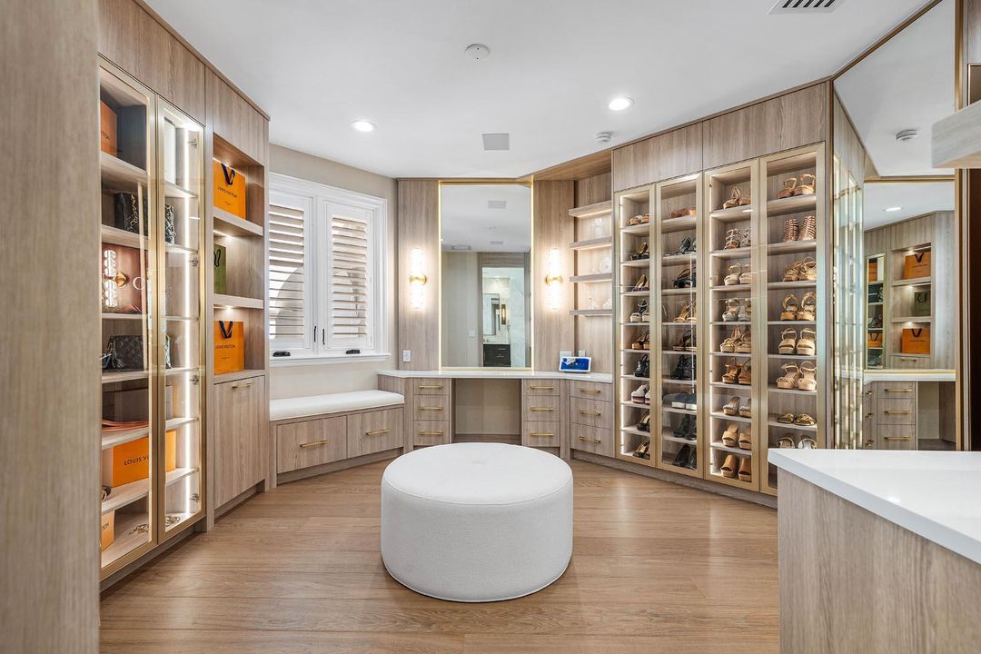 待售: $8,995,000 (6 贝兹, 6 浴室, 7557 平方英尺)